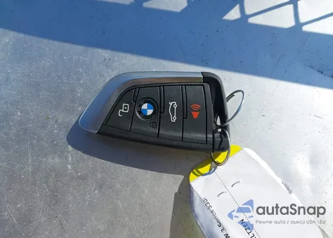 2025 BMW 330I z USA, uszkodzony, nr VIN 3MW69CW01S8F33859